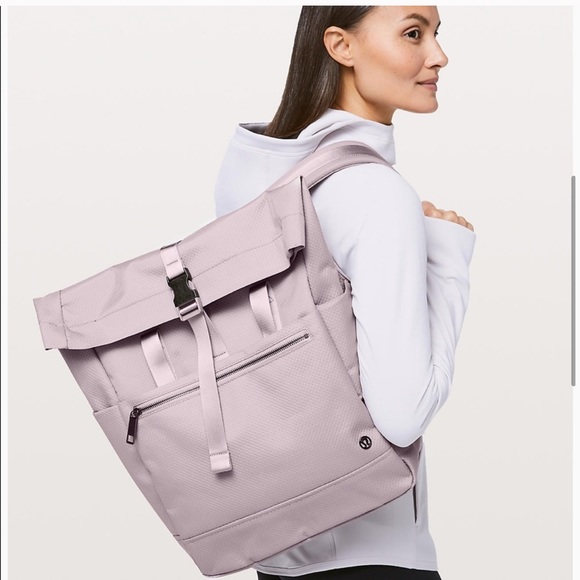 Lululemon One Trek Mind Tote 22L